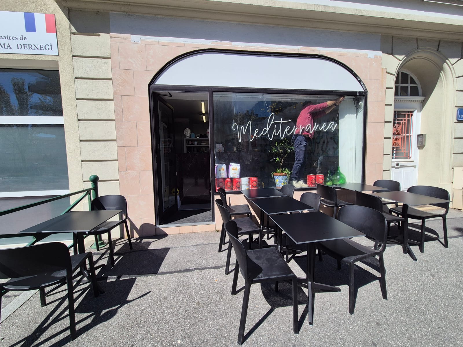 Façade et terrasse Mediterranea